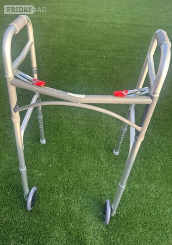 Aluminium folding walker