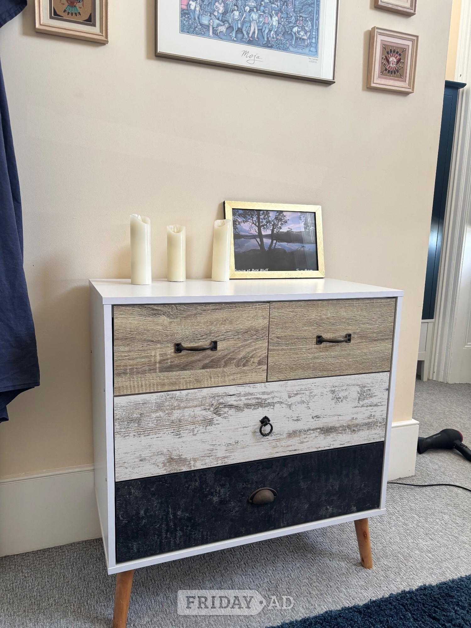 Modern Multi-Tone Chest of 4 Drawers – White Frame