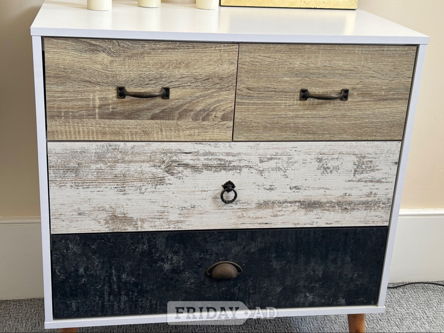 Hastings Modern Multi-Tone Chest of 4 Drawers – White Frame
