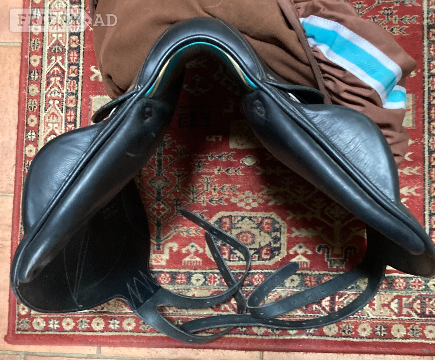18" Voltaire Lexington Jump Saddle with Stuttgart Seat in Black - Sports Equipment in Haywards Heath