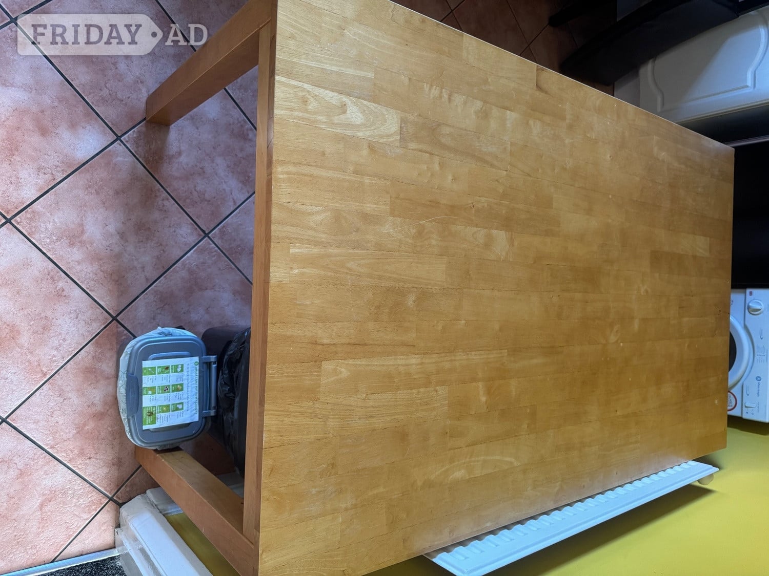 Solid wood table. 5ft x 3ft x 2 1/2  in Horsham