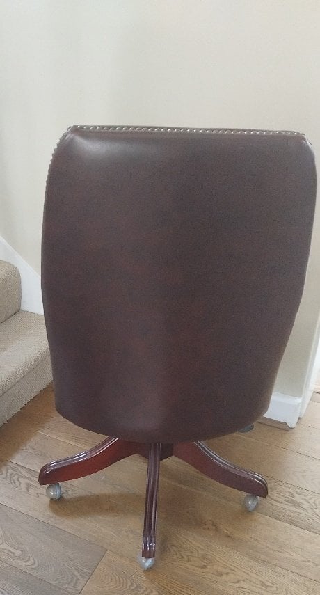 Tunbridge Wells Mountbatton chesterfield office chair. Oxblood red