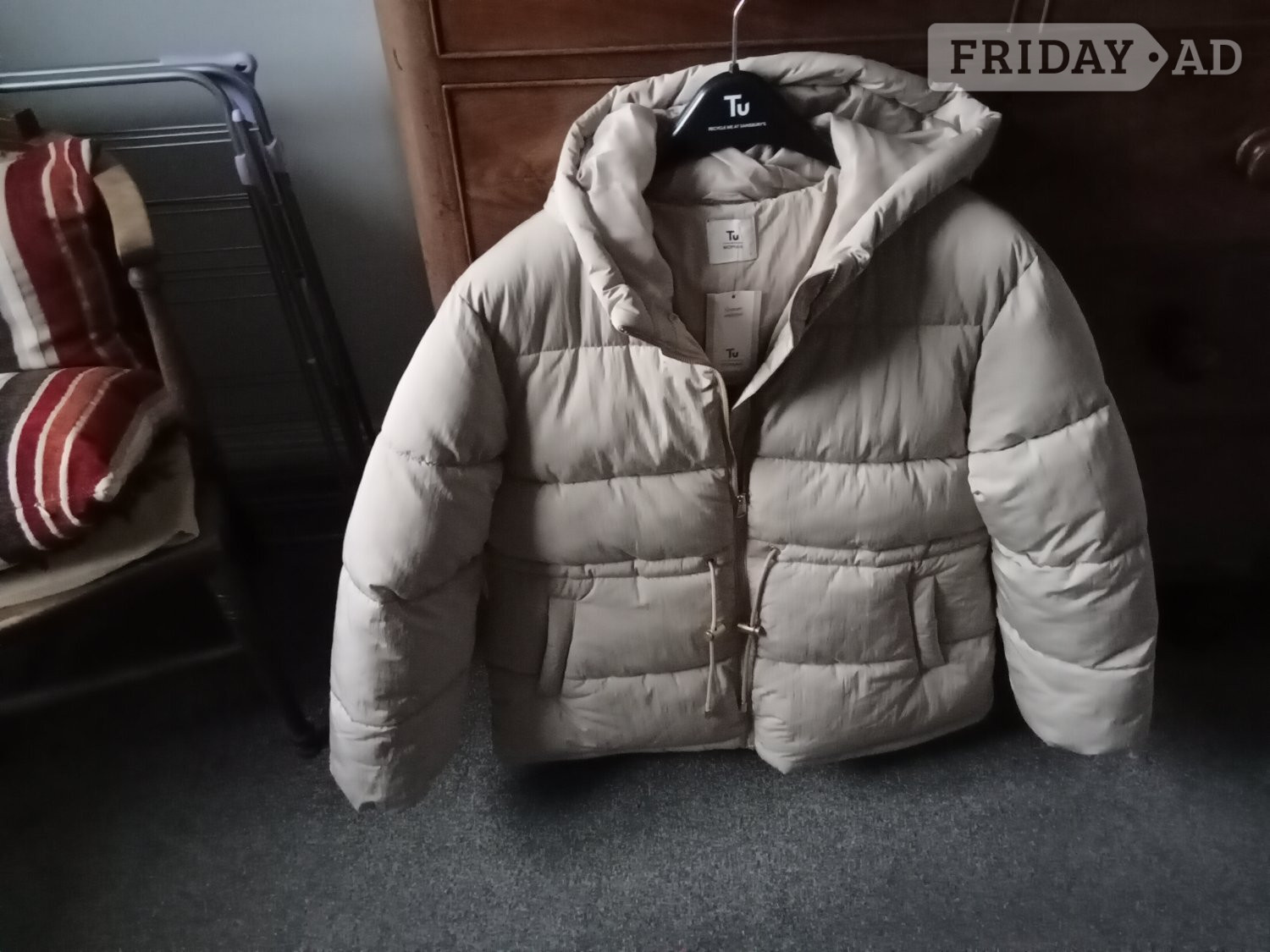 Ladies puffer coat with hood colour neutral   NEW 
