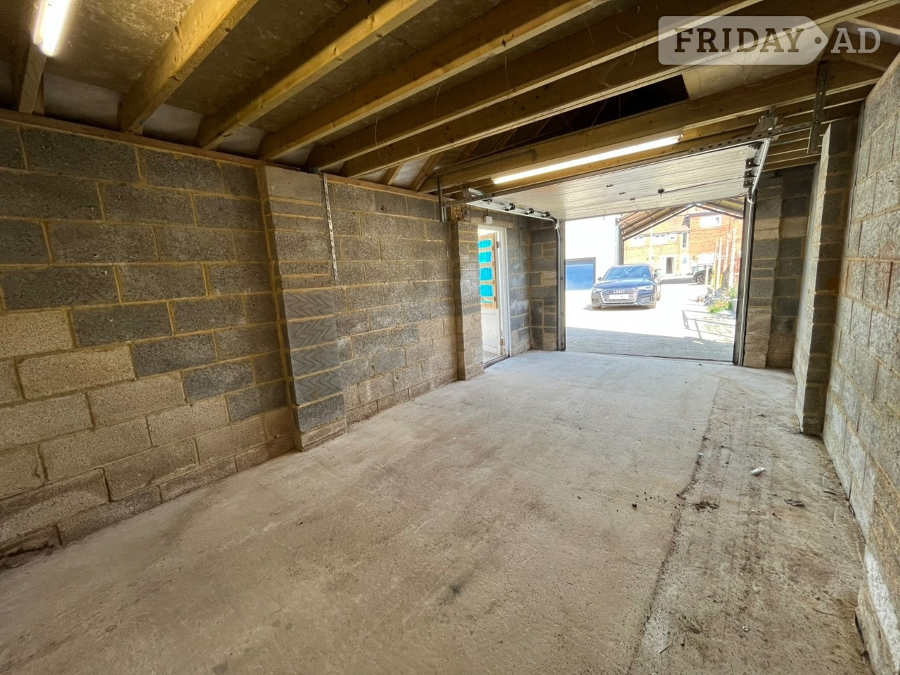 Garage, yard and workshop close to Bexhill town centre