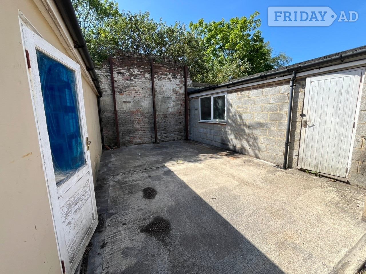 Garage, yard and workshop close to Bexhill town centre - Commercial Properties in Bexhill-On-Sea