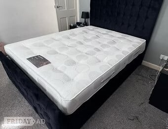 CUBE Deluxe Divan Ottoman with standing Hb and footboard - King