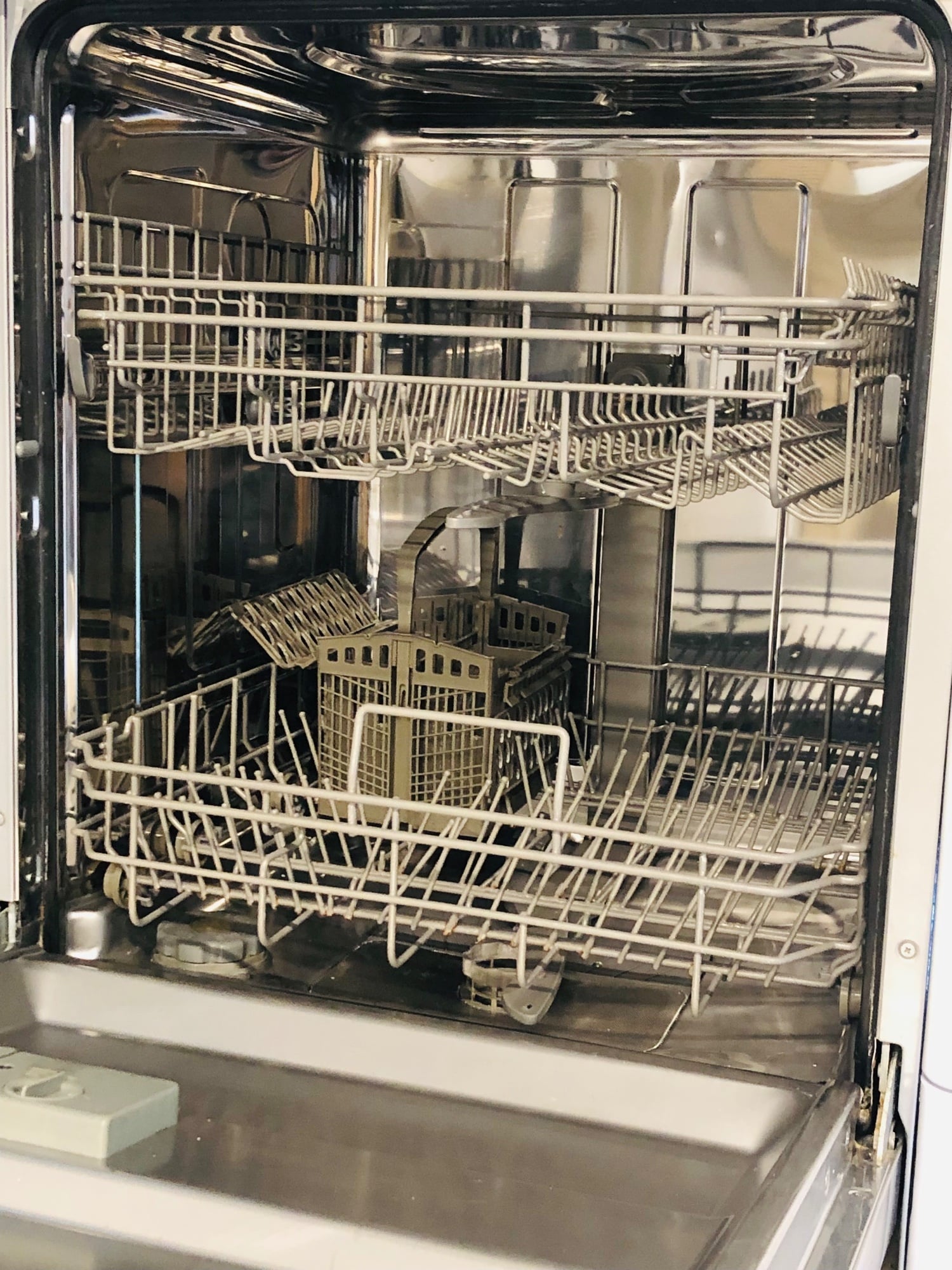 Kenwood full size dishwasher in excellent condition 
