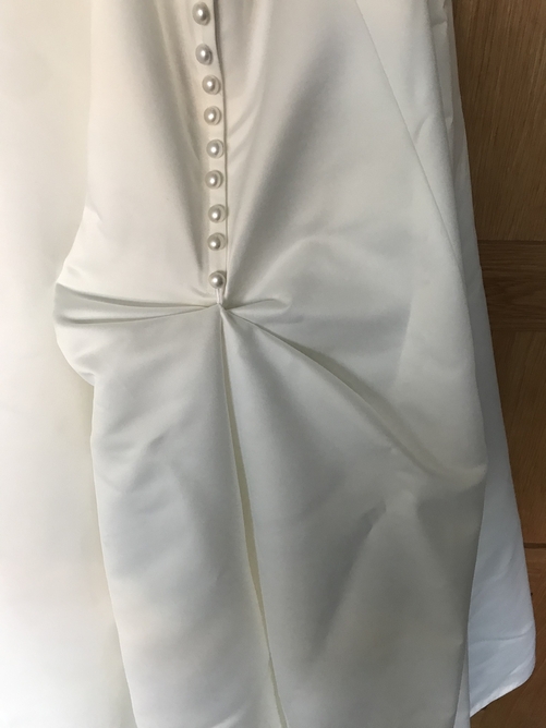 Wedding dress ivory size 10 worn once excellent condition - Clothing, Footwear & Accessories