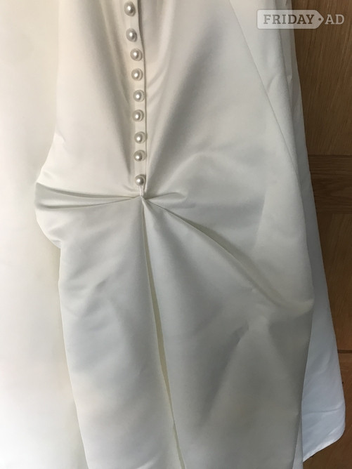 Wedding dress ivory size 10 worn once excellent condition - Clothing, Footwear & Accessories