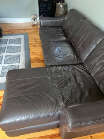 Very good condition, 4 seat corner leather sofa.