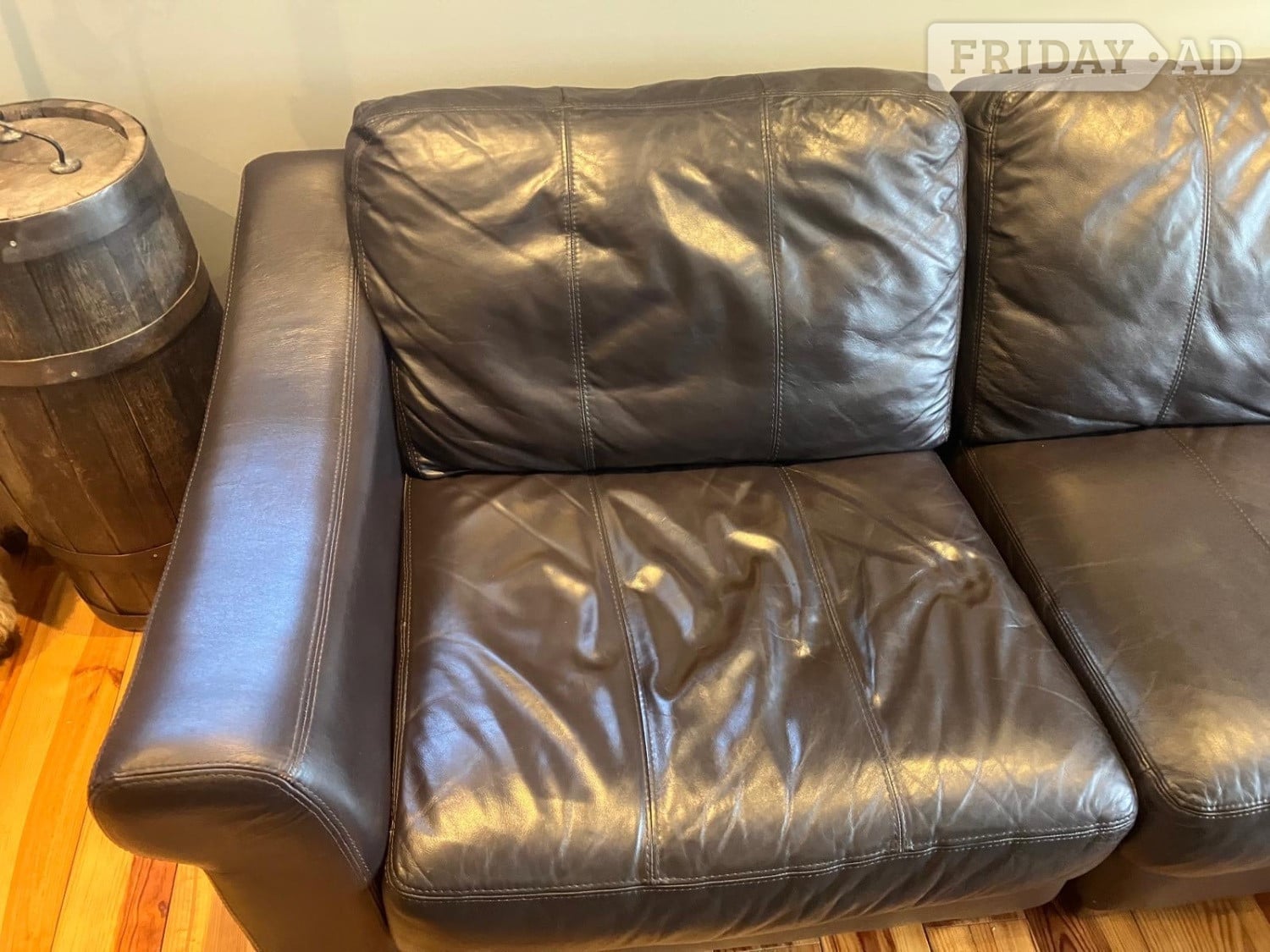 Very good condition, 4 seat corner leather sofa. - Furniture