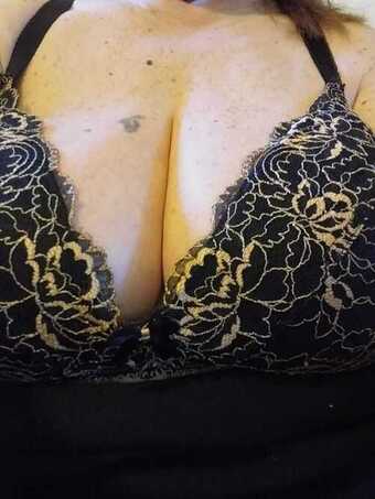 Continental Mature Busty Natural Blonde, Mature gents only!!