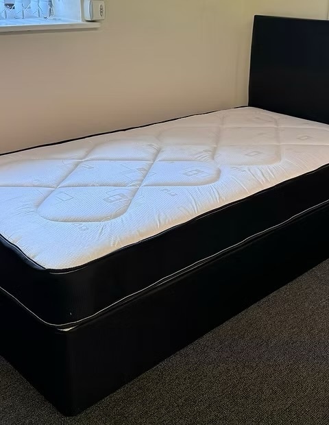 Rotherham Single pine master mattress with divan base and Head board