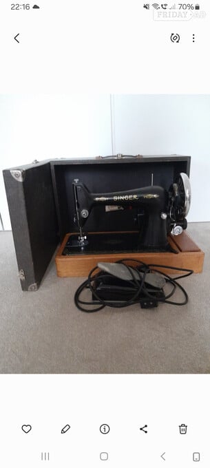 Vintage Electric Singer Sewing Machine