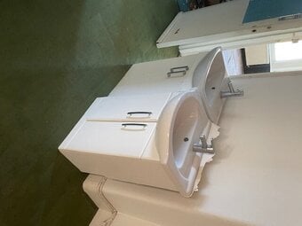 Wash hand basins for sale, cash on collection please