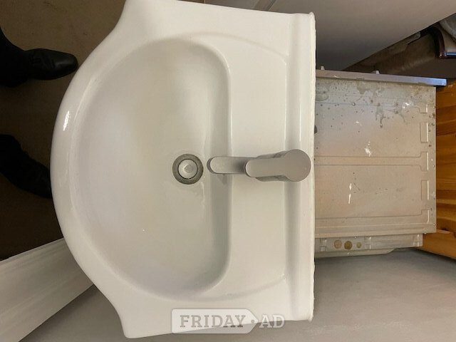 Hove Wash hand basins for sale, cash on collection please