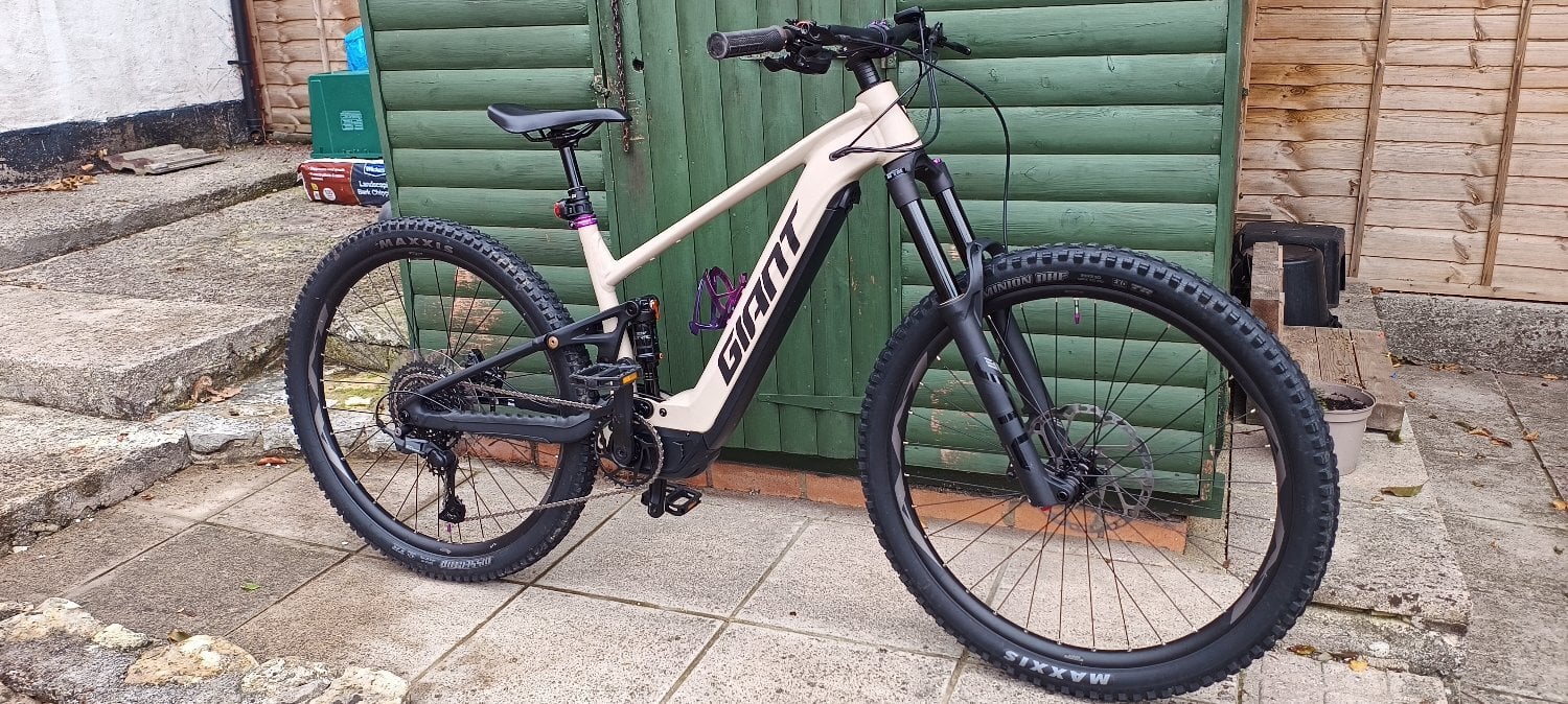 Giant stance E+ electric mountain bike  - Bicycles
