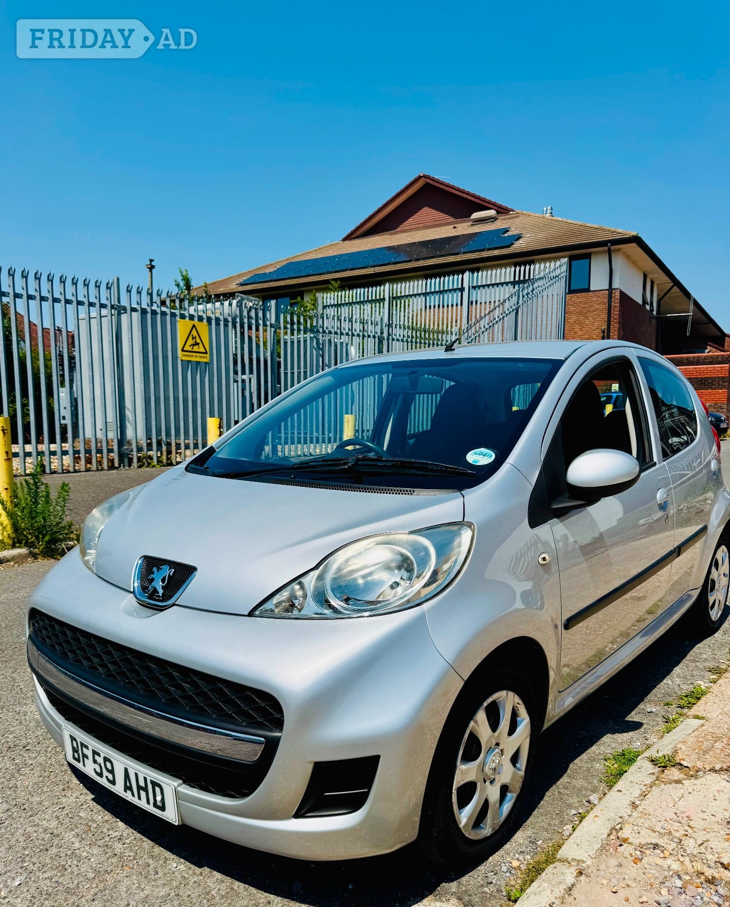 Peugeot 107 (1 Liter Automatic) in Uckfield