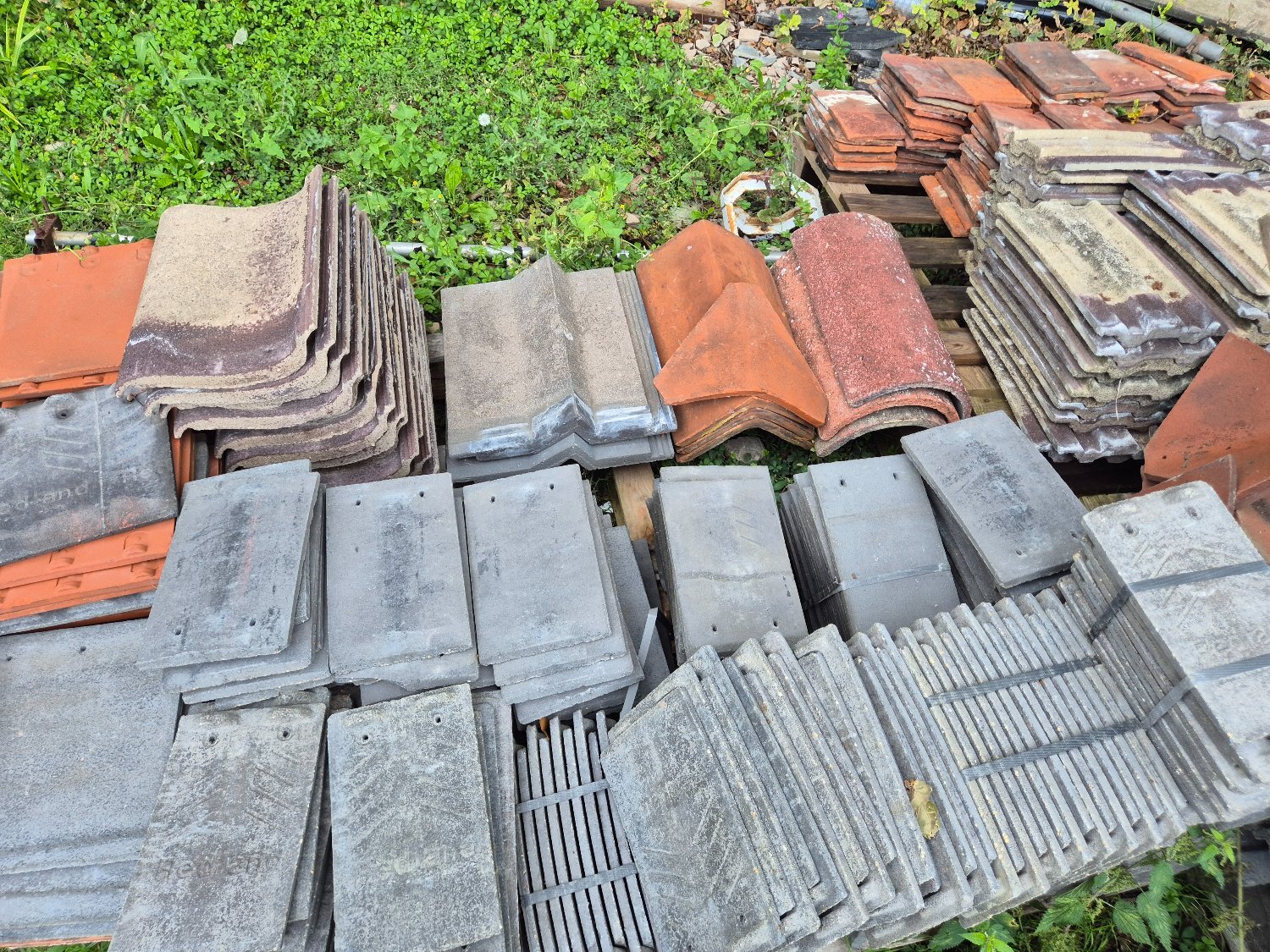 Various roofing tiles ridges bonnets valleys - DIY