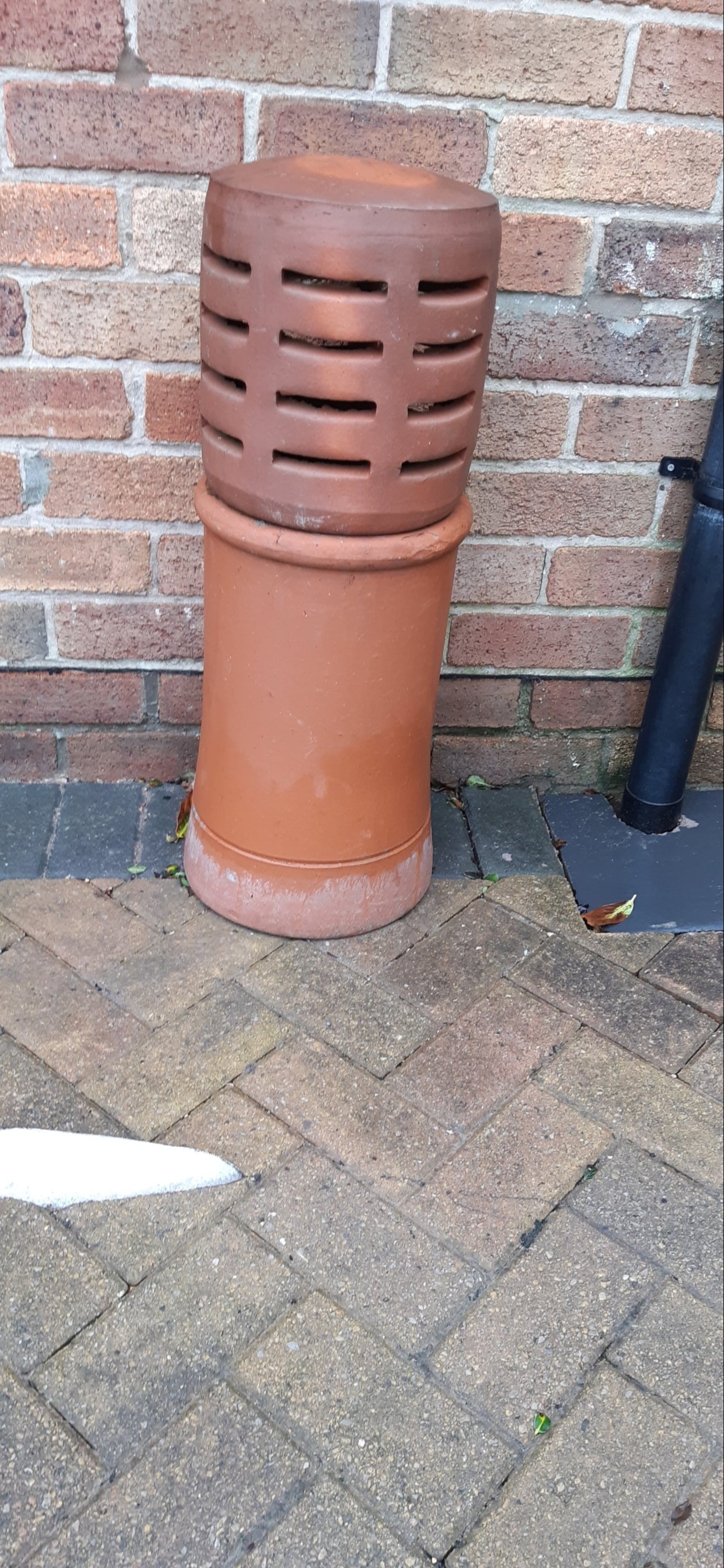 Thornton-Cleveleys Chimney pot (gas certified)