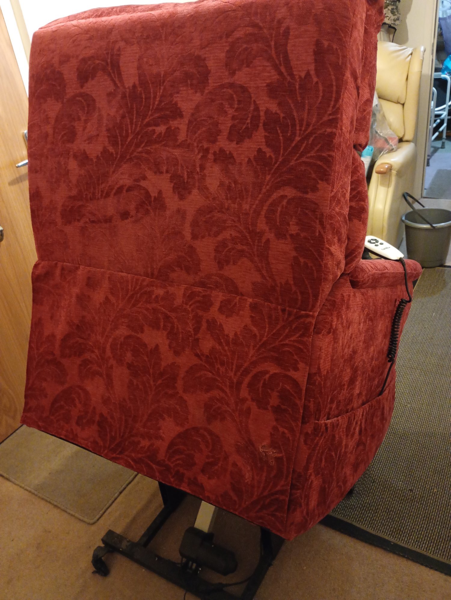 His and Hers electric rise and reclining chairs  - Furniture