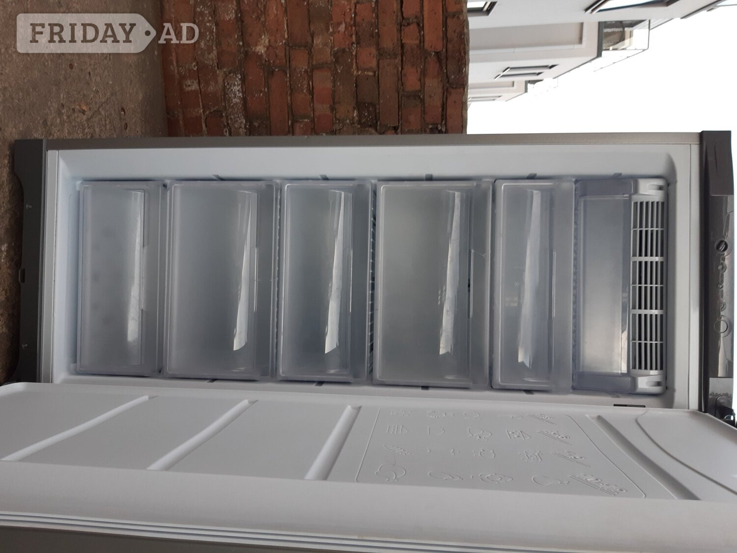 Hotpoint Freezer FZFM151G
