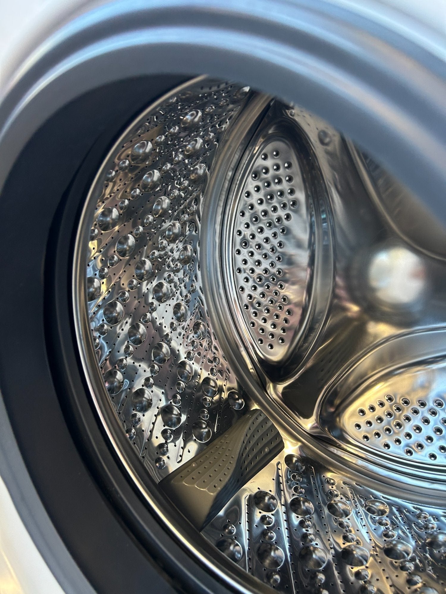 St. Leonards-On-Sea HISENSE 8KG WASHING MACHINE