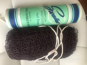Badminton net & shuttlecocks 