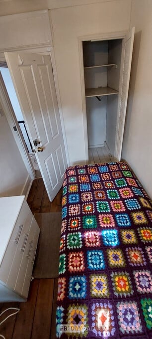 Single room to rent 10 minutes from station