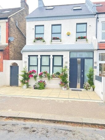 Luxury Four Double Rooms Available