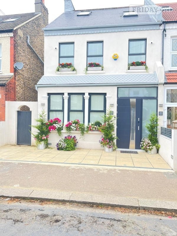 Luxury Four Double Rooms Available in Croydon