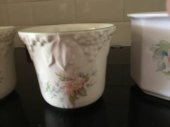  Vintage floral. Decorated ceramici flower pots x3