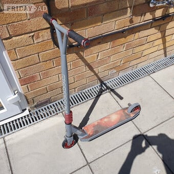 Mongoose Stance Pro Scooter With Pegs