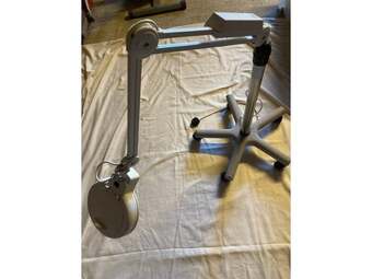 PROFESSIONAL MAGNIFYING LAMP