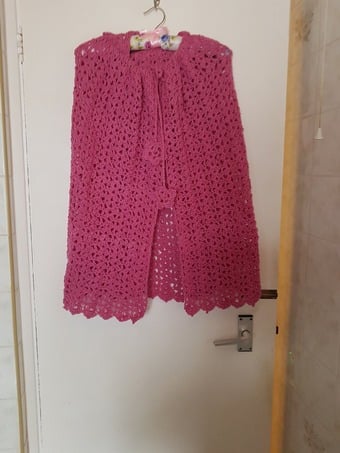 hand crocheted pretty baby cape  with hood 0-6 months see discrip
