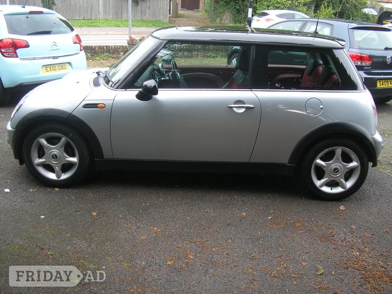 Mini Hatch Cooper 2002 - Cars in Polegate