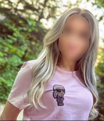 Have sexy fun with Claudia tonight!