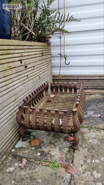 Caste iron fire grate