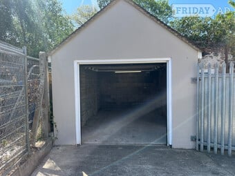 Garage, yard and workshop close to Bexhill town centre