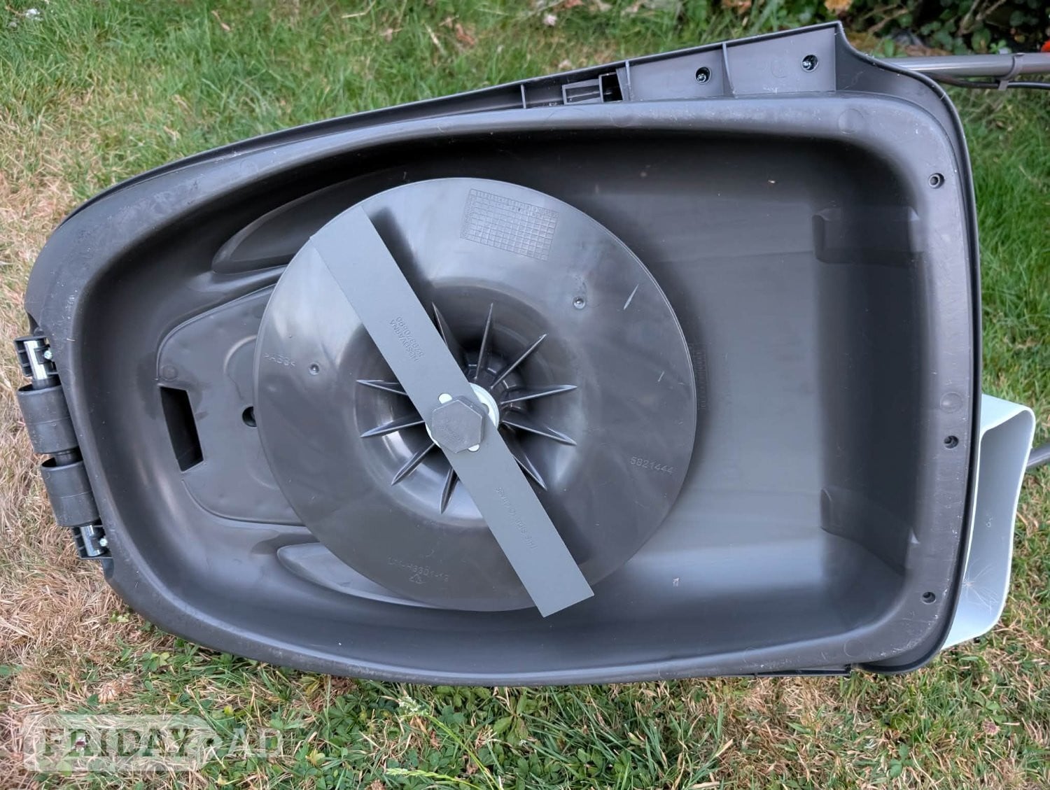 Flymo Hover Lawnmower Easiglide 300 - Garden in Bristol