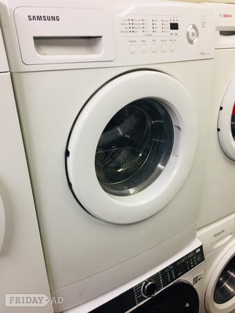 Samsung 6KG load washing machine in excellent condition.