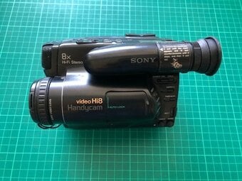 Camcorder Sony TR705E