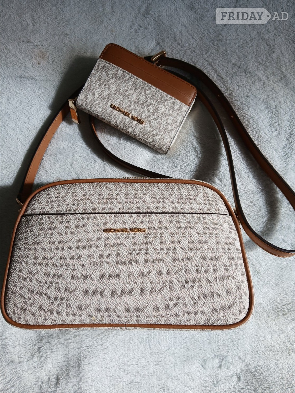 Tunbridge Wells No scammers.  Genuine mk sidebag and purse set Tunbridge wells 