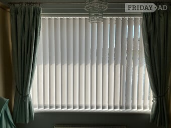 Blinds vertical white