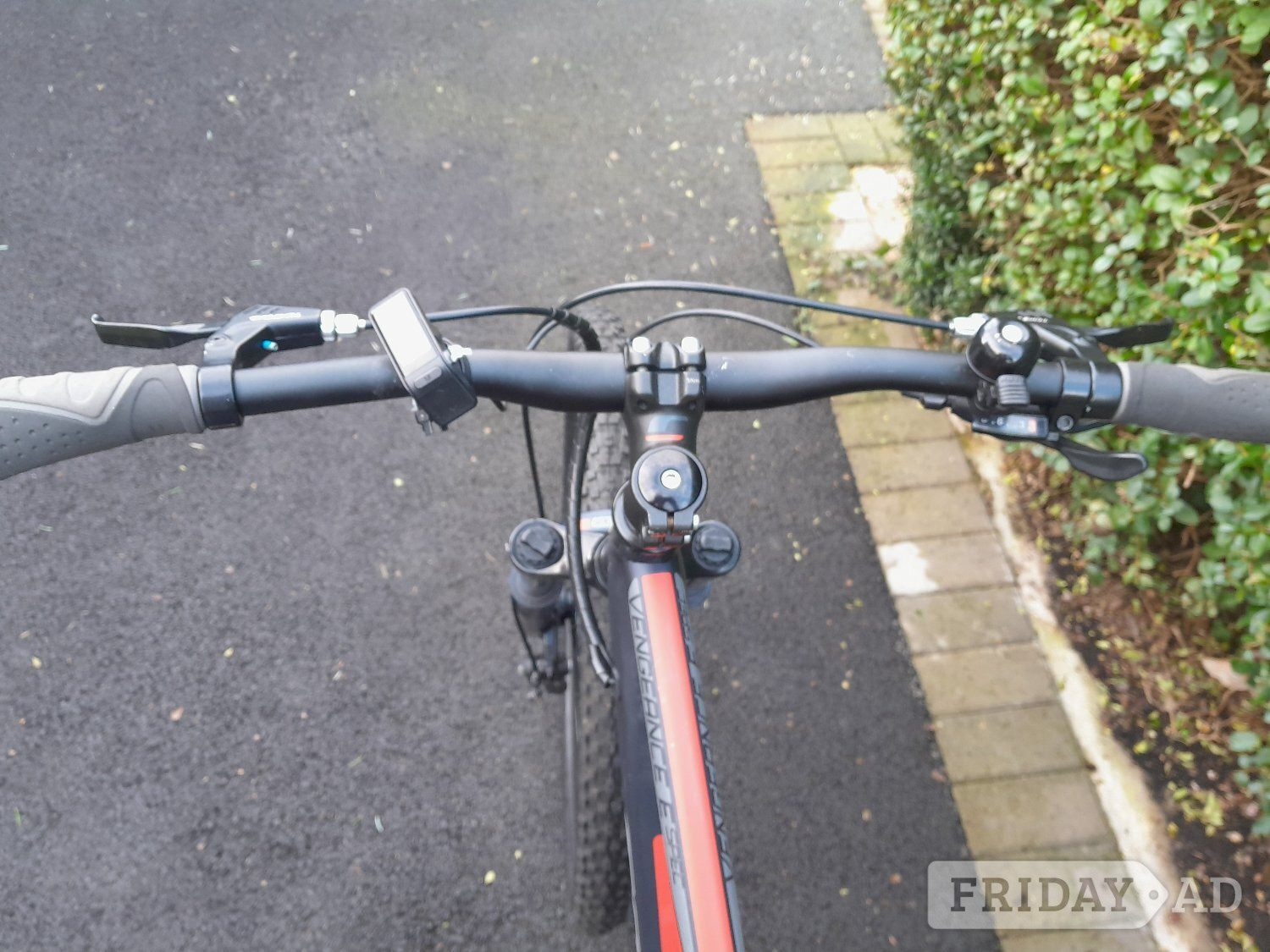 Kettering CARREERA VENGEANCE ELECTRIC E BIKE - RUNS , SPARES OR REPAIR
