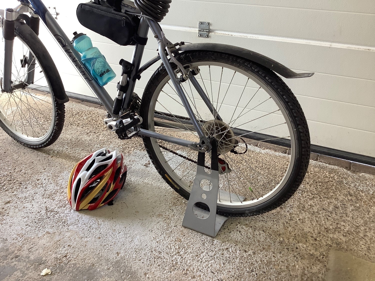 Yarm Men’s GIANT hybrid bike