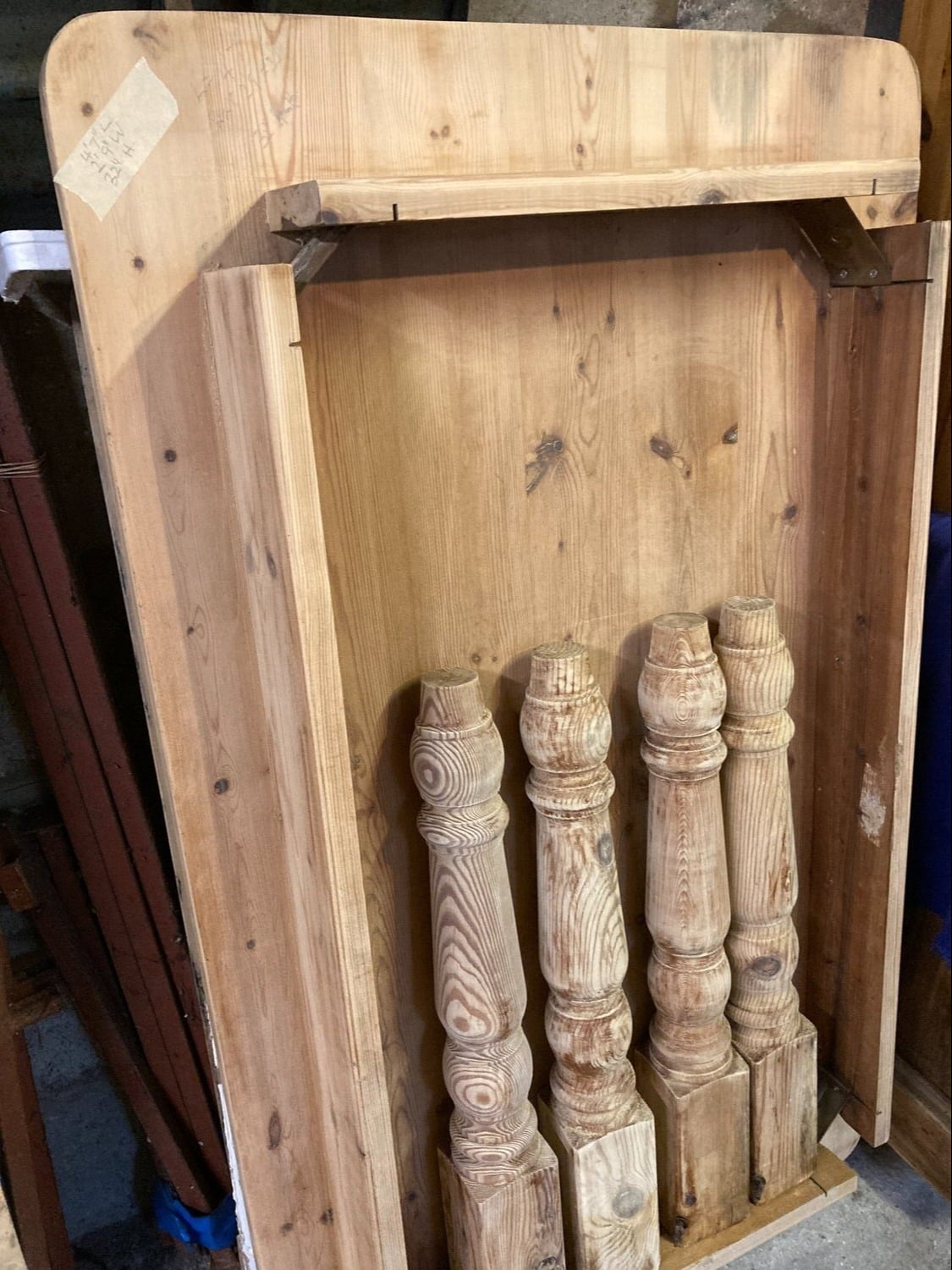 PINE/OAK  KITCHEN TABLE/Desks - Furniture