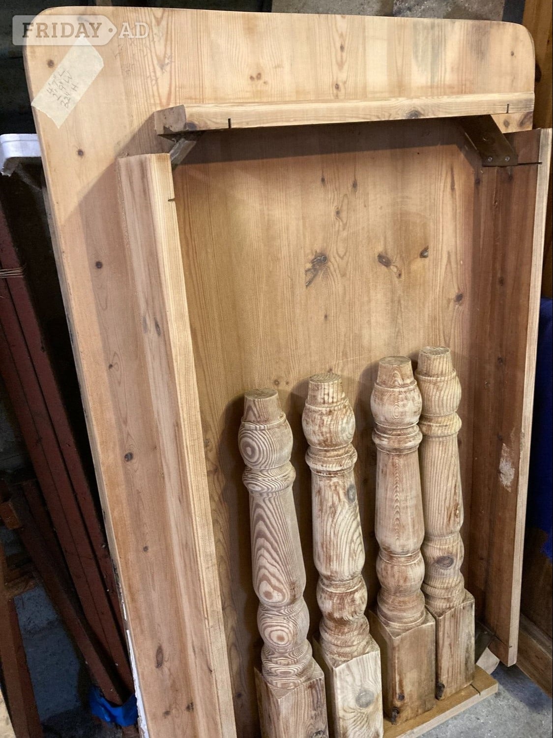 PINE/OAK  KITCHEN TABLE/Desks - Furniture