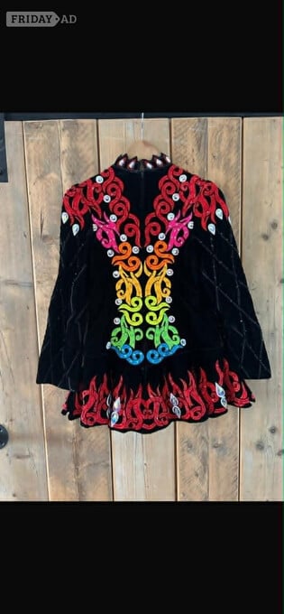 Beautiful Irish Dancing Dress, suit 12-13 year old £200-. Swindon