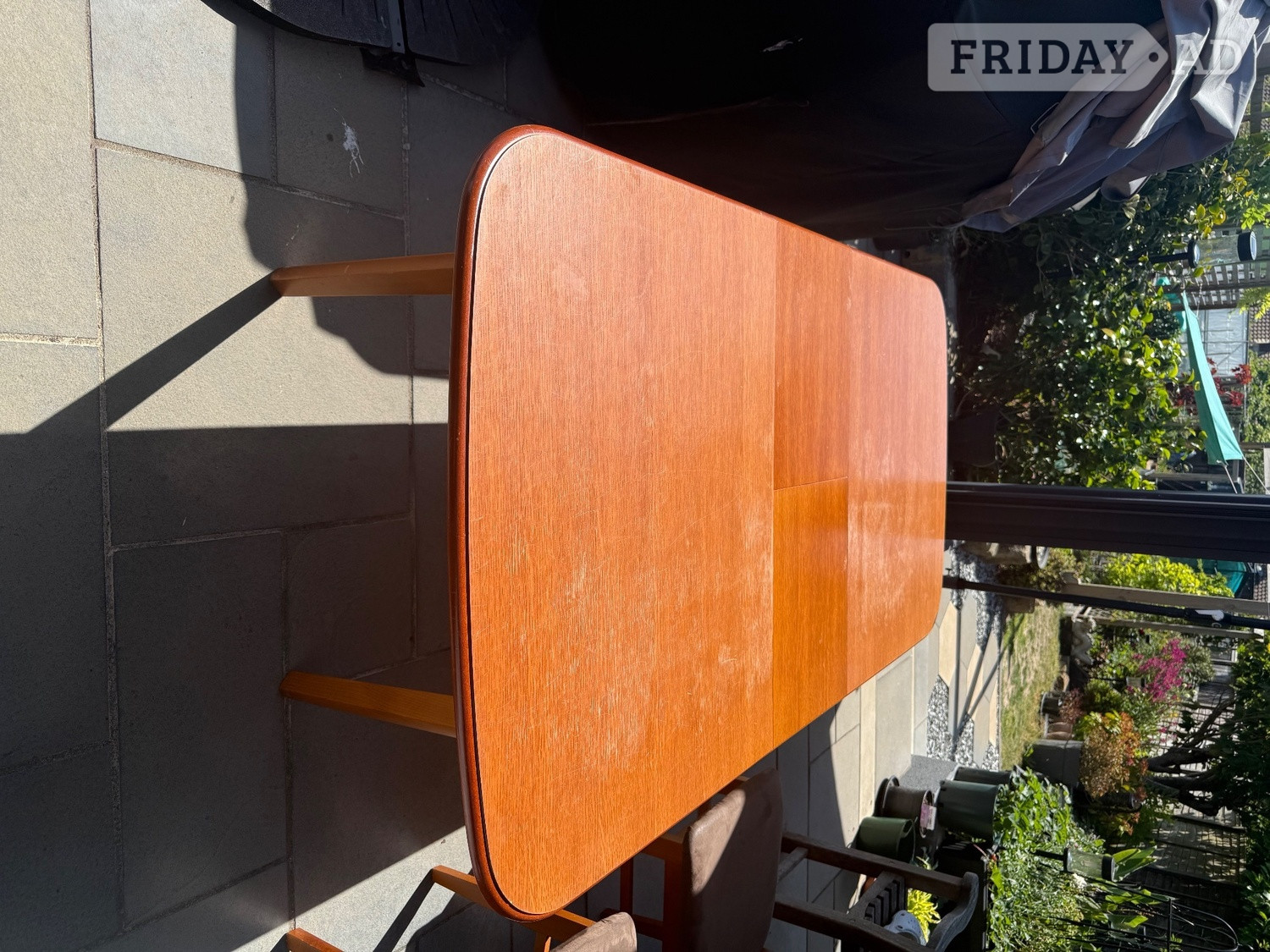 Teak extendable dining table with 6 chairs - Furniture in Brighton